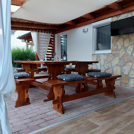 Tulipan Vendeghaz Apartment Sárospatak Exterior foto